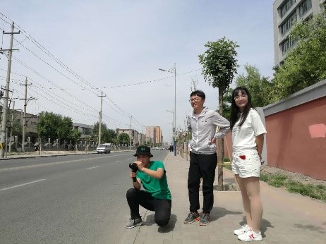 交通工程员工在实习